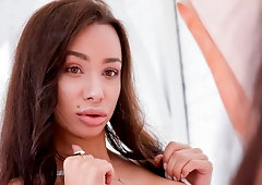 Sillicon queen Regina Sparks debuts with anal