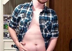 Country dude nutting in his apartment