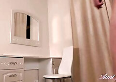 Aunt Judy's - 42yo Amateur mother I'd like to fuck Yana in Underware & High Heels