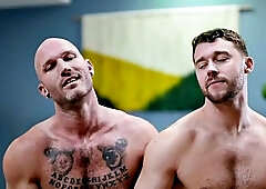 Athlete barebacked in the anal hole by perverted stud