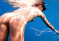 Amateur blondie solo anal masturbation