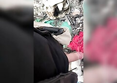exhibicionismo en un lugar abandonado