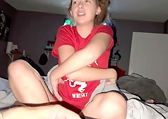 Home video: Amateur couple's messy cumshot during amateur oral sex