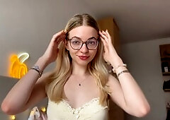 Why women can't stand beta males in the podcast with Goddess Bella Rae