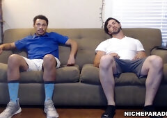 NICHE PARADE - Voyeur Footage: Duo Of Str8 Blokes Draining For Place To Linger