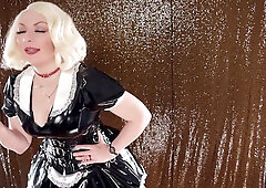 Maid Arya Grander gets cum eating instructions backstage after a dirty show
