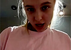 Jucielussie masturbating in public gym