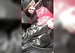 Nikylamonella la puttana viene riempita di sperma in macchina pubblico guardone