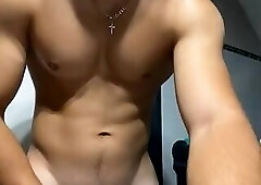 francaise se fait du avec son jouet et jouis