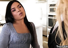 Summer Col And Gracie Jane In Homebuyer Keeps Seducing Realtor