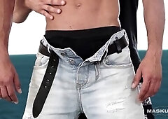 Maskurbate - Muscular otter guys explore new experiences