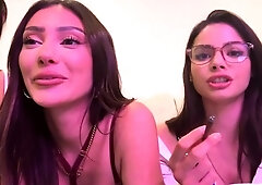 Close up MILF masturbation