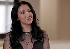 Kayley helps Vicki with wedding prep, tries on the dress herself - Vicki Chase, Kayley Gunner