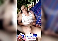 CHICA CALIENTE SIEMPRE QUIERE JUGAR CON SU SEXTOY