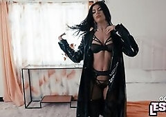 Glamorous lingerie goddess lesbo affair