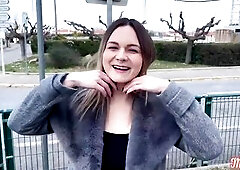 Alice, a wicked gal in heat, sucks like a queen