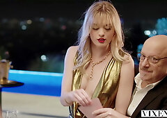 Irresistible High Roller Amber only Plays to Win