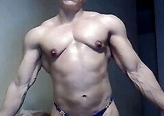 mother I'd like to fuck gym rat flexing her every single day pump
