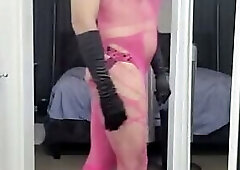 Amateur brown crossdresser CD sissy Susi in pink lingerie pt 1