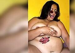 I always use my titties and my abdomen to tempt these who love big hotties.