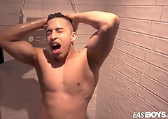 Teen 18+ Latino Muscle Boy Roy Smith Shows His Body