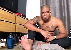 Master trains his foot slave with dirty talk and humiliation
