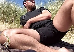 DILF robex hib enjoys a wild public beach wank