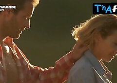 Claire Keim Culo, Milk cans Vignette in Jusqu'au Bout Du Monde