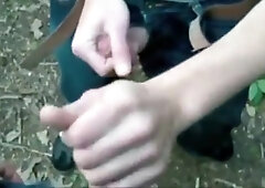 Paja Con Amigo En Plaza Pakistan Buenos Aires