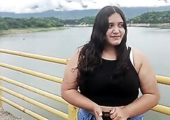 Gal abandoned by her boyfriend has sex with a stranger after this guy helps her without shame