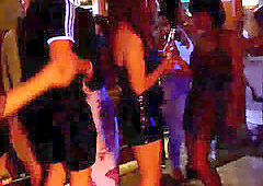 Thai party femmes plow a Farang in this fledgling 3some