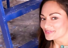 Valentina is a Nicaraguan who lives part of the time in the United States. She's fixing up her apartment in this video, and recruited some dude t