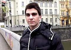 Pretty dude spreads his legs for a pretty cock