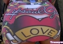 Tranny amateur threeway banged in closeup