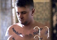 The acting in this scene is SOOOOOO good!