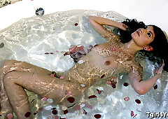 Zariah Aura In Trans Jerks Off On A Fantasy
