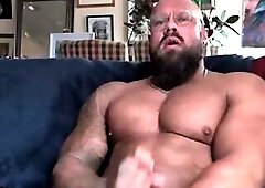Muscle B*tch Rich Gains Stroking His Itchy Dick
