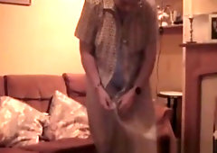 Exhibition of old slut. Amateur.