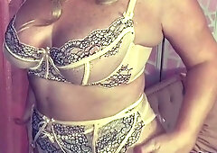 PaintedRose.Live Rosie In Curvy Cougar Pornstar In Lingerie