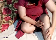 Curvy Mexican-American stepmom Netu Rani gives a sensual massage to her natural boobs and sexy pussy