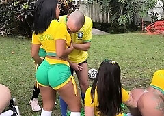 Liza Del Sierra have hardcore group sex outdoor