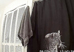 Cute Beauty Masturbates After Getting Out of the Shower