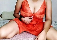 Gorgeous Nisha Bhabhi gets fingered by her ex with a cucumber in public