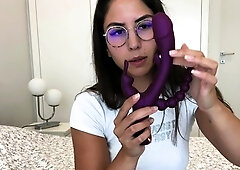 I TRIED A NEW SEX TOY FROM HONEYPLAYBOX