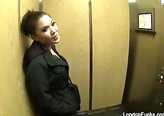 London Keyes showers off her hawt body in a hotel room