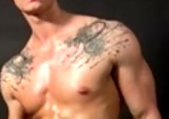 EastBoys.com: Muscle Daniel Donovan fitness video