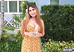 Bonnie Bun In Nice Sex In The Car