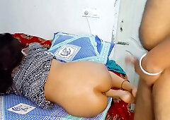 Desi Couple Ass Oil Massage And Fucking Hard