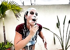 This day I decided to become my own erotic meal... and I ended up being a disgusting, slutty pig who eats anything that passes throughout her butt. I 