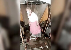 Who pulls the red leash, then the pang rises to become a woman